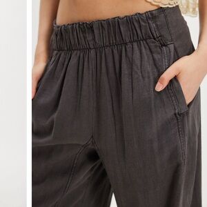 🔥FREEPEOPLE! 'Days End Linen
Pant' Black/gray! SZ is Large! Beautiful and soft!